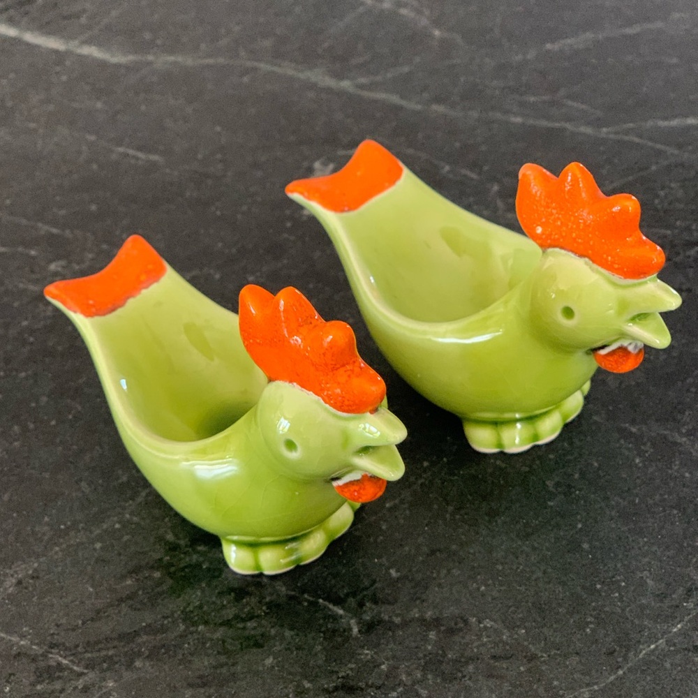 VINTAGE | Set of 2 | Green Ceramic Chicken Egg Cups